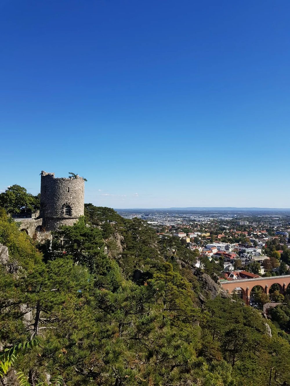 Blick vom Husarentempel über Mödling